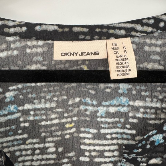 DKNY Belted Geometric Mini Dress Size L Flutter Sleeve Tiered Ruffle Hem - Picture 5 of 8